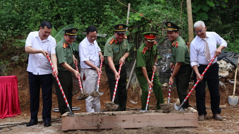 Hỗ trợ x&acirc;y dựng hơn 100 căn nh&agrave; cho c&aacute;n bộ c&ocirc;ng an c&oacute; ho&agrave;n cảnh đặc biệt kh&oacute; khăn- Ảnh 3.