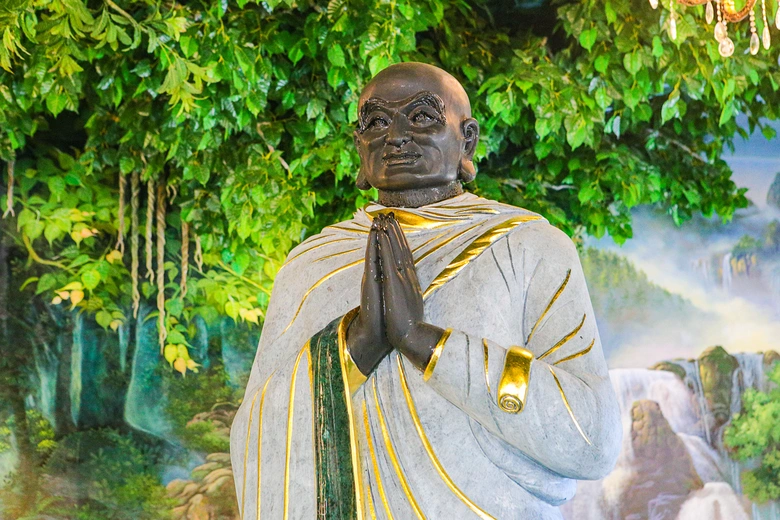 Chiêm ngưỡng ngôi chùa dát vàng độc đáo ở Hưng Yên- Ảnh 22. Chiêm ngưỡng ngôi chùa dát vàng độc đáo ở Hưng Yên- Ảnh 22.