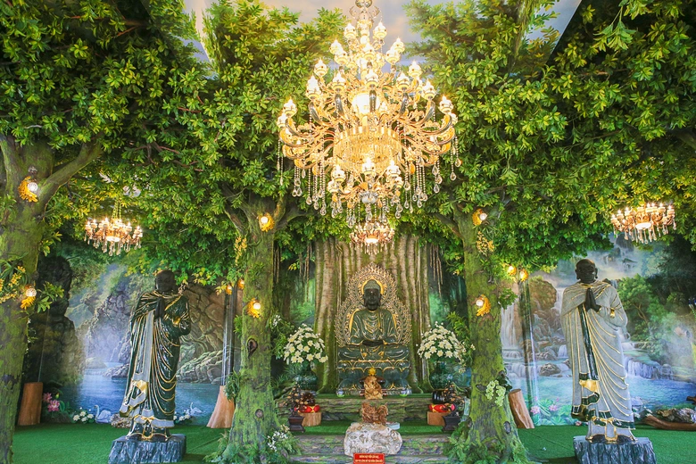 Chiêm ngưỡng ngôi chùa dát vàng độc đáo ở Hưng Yên- Ảnh 21. Chiêm ngưỡng ngôi chùa dát vàng độc đáo ở Hưng Yên- Ảnh 21.