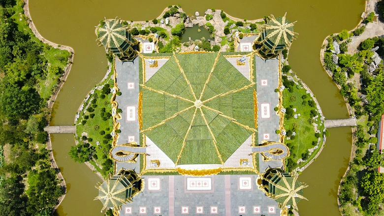 Chiêm ngưỡng ngôi chùa dát vàng độc đáo ở Hưng Yên- Ảnh 3. Chiêm ngưỡng ngôi chùa dát vàng độc đáo ở Hưng Yên- Ảnh 3.