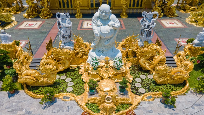 Chiêm ngưỡng ngôi chùa dát vàng độc đáo ở Hưng Yên- Ảnh 14. Chiêm ngưỡng ngôi chùa dát vàng độc đáo ở Hưng Yên- Ảnh 14.