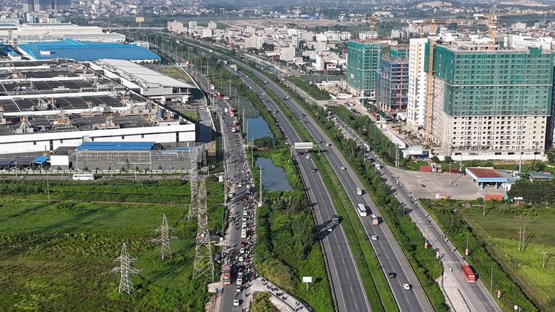 Bắc Ninh giải bài toán ùn tắc giao thông tại khu công nghiệp Quang Châu- Ảnh 9. Bắc Ninh giải bài toán ùn tắc giao thông tại khu công nghiệp Quang Châu- Ảnh 9.