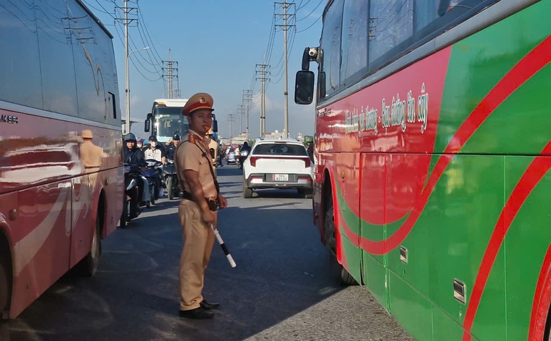 Bắc Ninh giải bài toán ùn tắc giao thông tại khu công nghiệp Quang Châu- Ảnh 4. Bắc Ninh giải bài toán ùn tắc giao thông tại khu công nghiệp Quang Châu- Ảnh 4.
