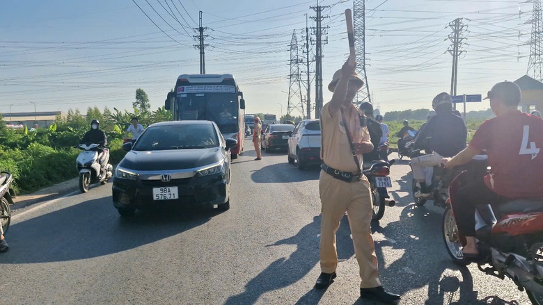 Bắc Ninh giải bài toán ùn tắc giao thông tại khu công nghiệp Quang Châu- Ảnh 5. Bắc Ninh giải bài toán ùn tắc giao thông tại khu công nghiệp Quang Châu- Ảnh 5.