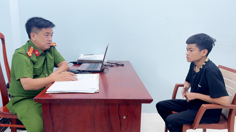 An Giang: Mang hung kh&iacute; đi giải quyết m&acirc;u thuẫn rồi cướp lu&ocirc;n xe m&aacute;y của đối thủ - Ảnh 1.