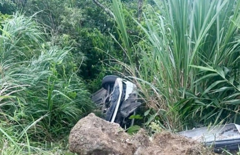 Hiện trường vụ tai nạn xe &ocirc; t&ocirc; chở 5 người lao xuống vực khi đổ đ&egrave;o Tam Đảo - Ảnh: XĐ.