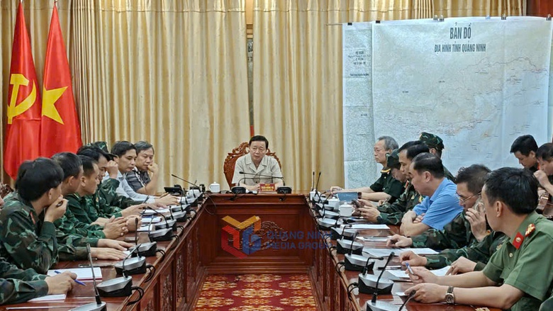 Thủ tướng y&ecirc;u cầu khẩn trương cứu nạn, khắc phục hậu quả vụ lật t&agrave;u tại Quảng Ninh- Ảnh 1.