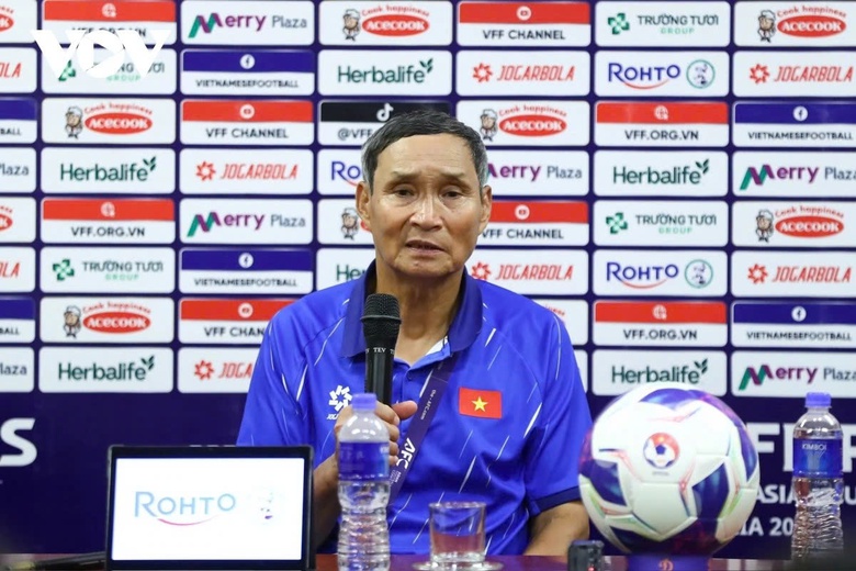 Thắng đậm UAE, HLV Mai Đức Chung vẫn chưa h&agrave;i l&ograve;ng một điều về tuyển nữ Việt Nam- Ảnh 1.