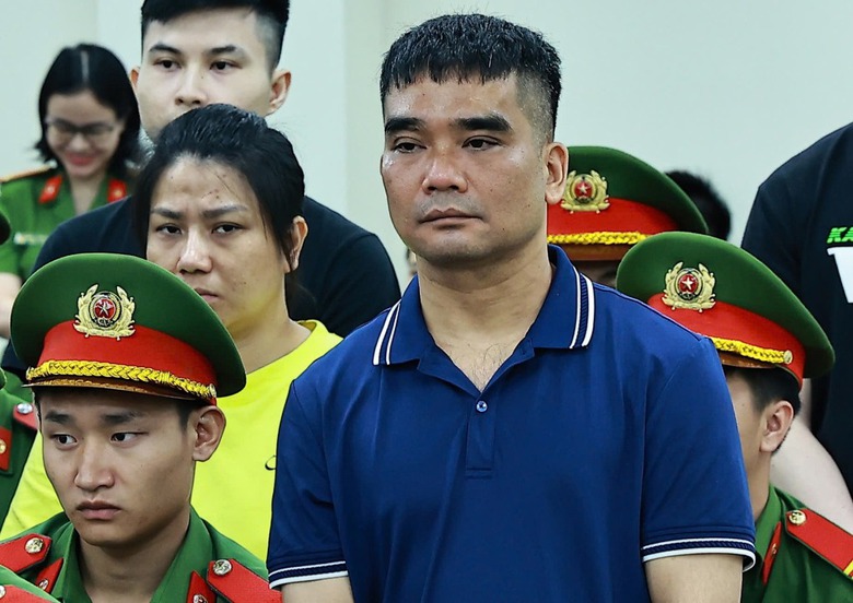 Vụ dùng ô tô biển xanh chở ma túy: Toà tuyên tử hình 11 bị cáo- Ảnh 1. Vụ dùng ô tô biển xanh chở ma túy: Toà tuyên tử hình 11 bị cáo- Ảnh 1.