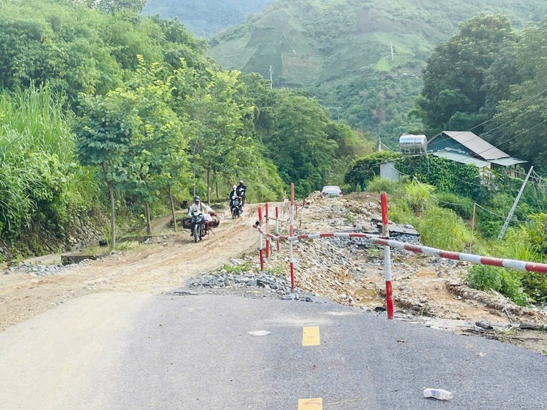 Sụt l&uacute;n tr&ecirc;n quốc lộ ở Thanh Ho&aacute;, khi n&agrave;o khắc phục?- Ảnh 1.