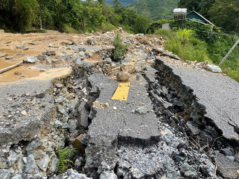 Sụt lún trên quốc lộ ở Thanh Hoá, khi nào khắc phục?- Ảnh 3. Sụt lún trên quốc lộ ở Thanh Hoá, khi nào khắc phục?- Ảnh 3.