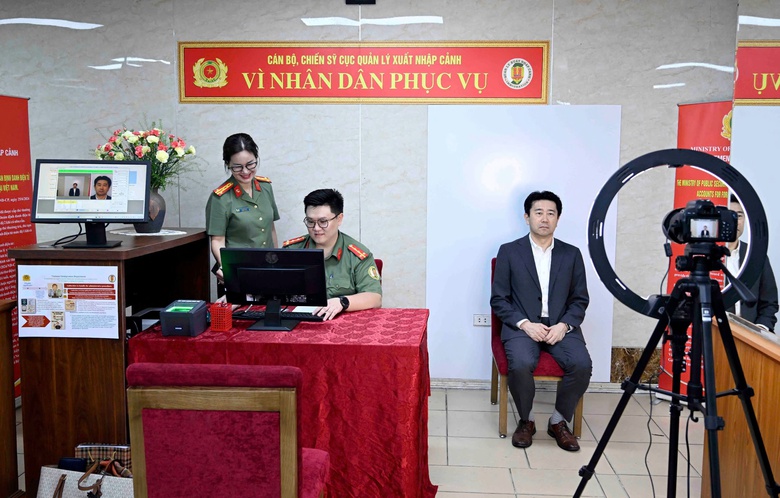 Bắt đầu cao điểm 50 ng&agrave;y cấp định danh điện tử mức 2 cho người nước ngo&agrave;i- Ảnh 6.