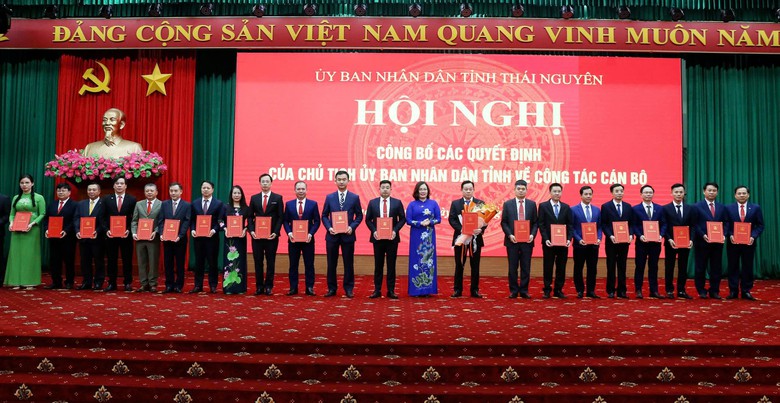 &Ocirc;ng Trần C&ocirc;ng H&ograve;a giữ chức Gi&aacute;m đốc Sở X&acirc;y dựng Th&aacute;i Nguy&ecirc;n- Ảnh 1.