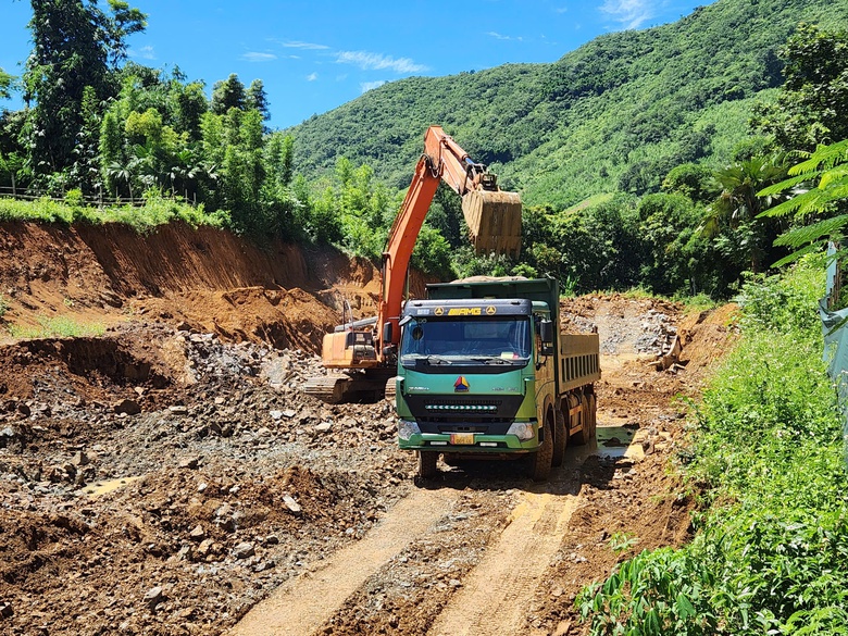 Thanh Hóa: Nhà thầu dự án cải thiện cơ sở hạ tầng đô thị Ngọc Lặc phấn đấu vượt tiến độ- Ảnh 2. Thanh Hóa: Nhà thầu dự án cải thiện cơ sở hạ tầng đô thị Ngọc Lặc phấn đấu vượt tiến độ- Ảnh 2.