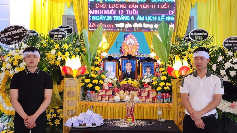 Vụ lật t&agrave;u ở Quảng Ninh: Mẹ gi&agrave; kh&oacute;c nghẹn b&ecirc;n quan t&agrave;i con trai v&agrave; 2 ch&aacute;u- Ảnh 3.