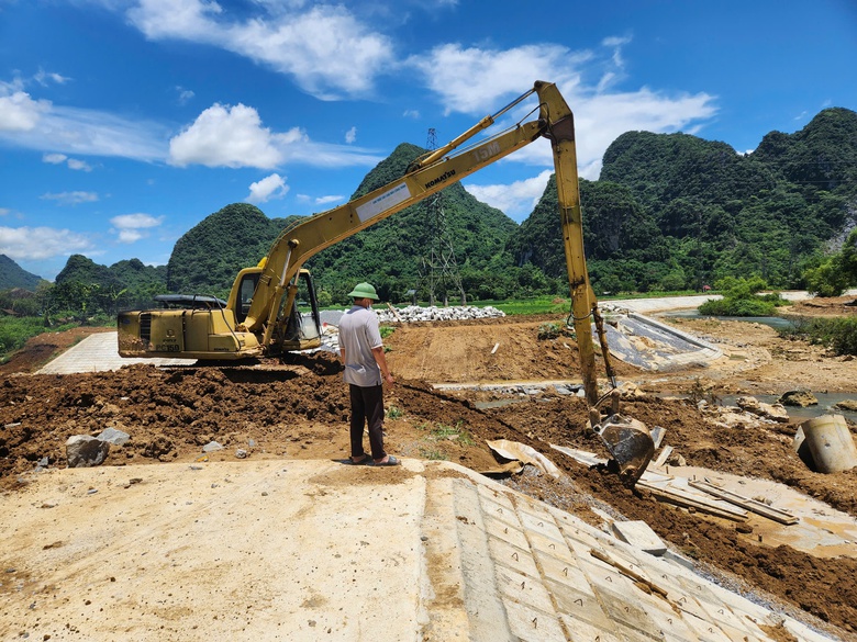 Thanh Hóa: Nhà thầu dự án cải thiện cơ sở hạ tầng đô thị Ngọc Lặc phấn đấu vượt tiến độ- Ảnh 3. Thanh Hóa: Nhà thầu dự án cải thiện cơ sở hạ tầng đô thị Ngọc Lặc phấn đấu vượt tiến độ- Ảnh 3.