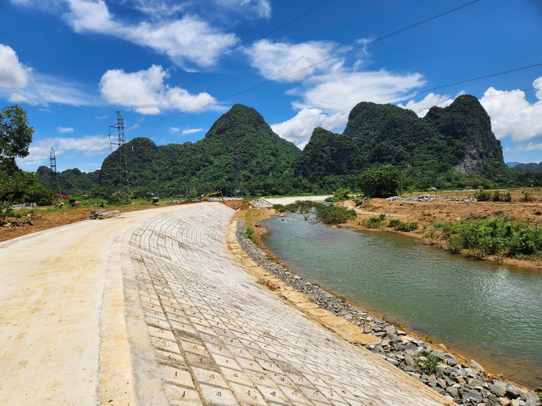 Thanh Hóa: Nhà thầu dự án cải thiện cơ sở hạ tầng đô thị Ngọc Lặc phấn đấu vượt tiến độ- Ảnh 10. Thanh Hóa: Nhà thầu dự án cải thiện cơ sở hạ tầng đô thị Ngọc Lặc phấn đấu vượt tiến độ- Ảnh 10.