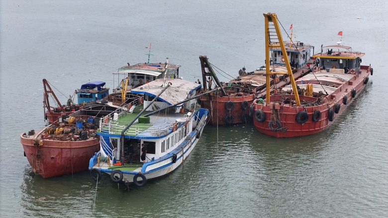 T&agrave;u du lịch Vịnh Xanh c&ograve;n hạn đăng kiểm, mới được cấp chứng nhận an to&agrave;n- Ảnh 1.