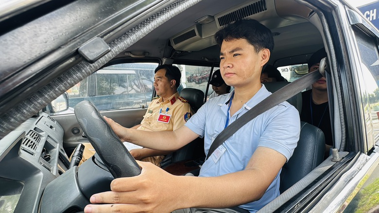 TP.HCM tăng tốc s&aacute;t hạch cấp giấy ph&eacute;p l&aacute;i xe, giải quyết 60.000 hồ sơ tồn đọng- Ảnh 2.