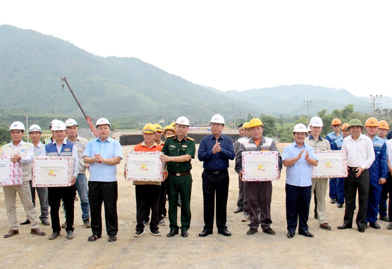 Bộ trưởng Trần Hồng Minh: Khẩn trương ho&agrave;n thiện n&acirc;ng cấp 64,5km cao tốc qua Tuy&ecirc;n Quang- Ảnh 2.