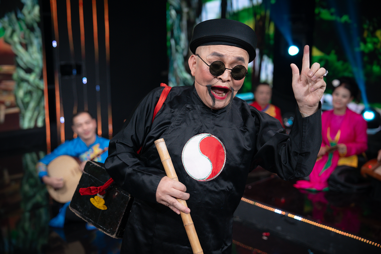 NSƯT Xu&acirc;n Hinh: "13 tuổi, t&ocirc;i bu&ocirc;n đủ thứ, c&aacute;i g&igrave; ra tiền l&agrave; t&ocirc;i l&agrave;m"- Ảnh 2.