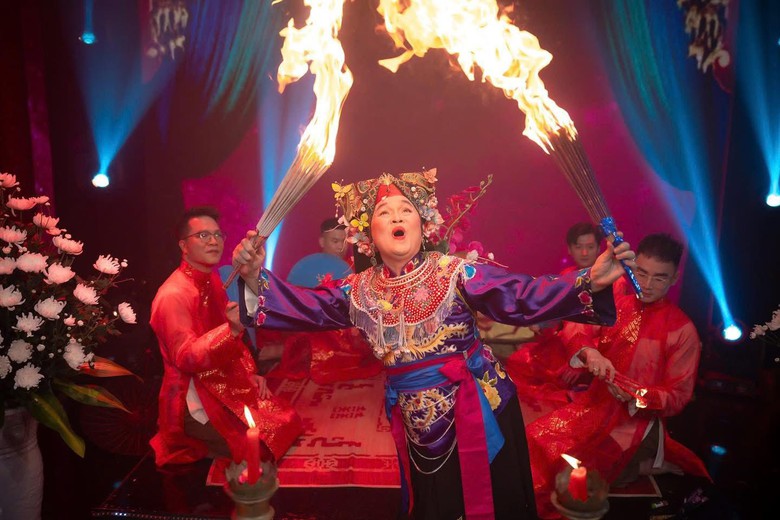 NSƯT Xu&acirc;n Hinh: "13 tuổi, t&ocirc;i bu&ocirc;n đủ thứ, c&aacute;i g&igrave; ra tiền l&agrave; t&ocirc;i l&agrave;m"- Ảnh 3.