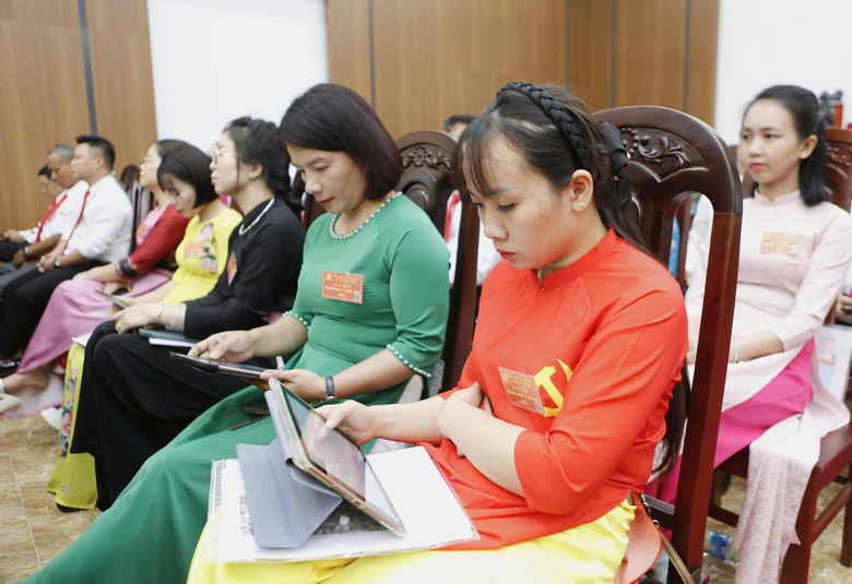 Đại hội điểm cơ sở đầu ti&ecirc;n ở L&agrave;o Cai diễn ra theo h&igrave;nh thức "đại hội số"- Ảnh 5.