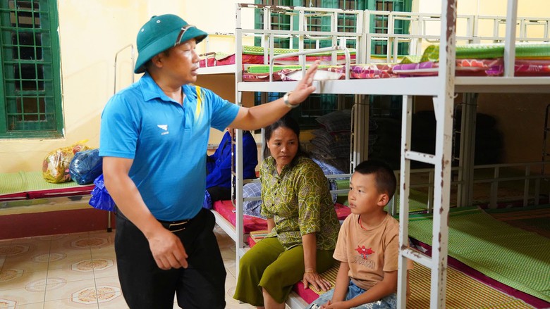 Diễn biến b&atilde;o số 3: Nước ngập đến cổ, người d&acirc;n Nghệ An chạy lũ trong đ&ecirc;m- Ảnh 11.