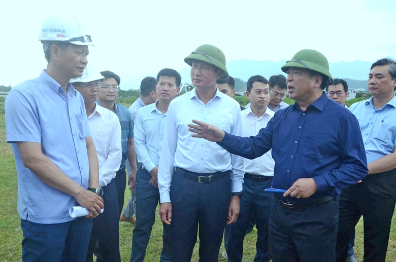 Gấp r&uacute;t lo mặt bằng hai dự &aacute;n đường sắt lớn- Ảnh 2.