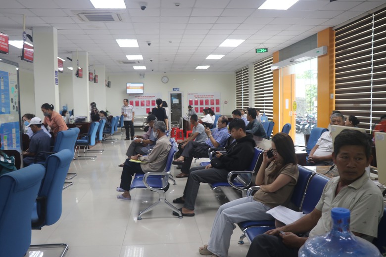 Gia Lai: Nghiêm cấm “cò giấy tờ”, không bắt buộc người dân phải có VNeID khi nộp hồ sơ- Ảnh 1.