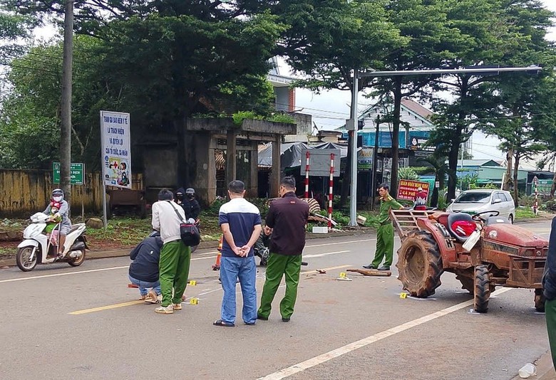 Chủ tịch tỉnh Gia Lai giao "KPI" cho c&aacute;c x&atilde;, phường k&eacute;o giảm TNGT - Ảnh 1.