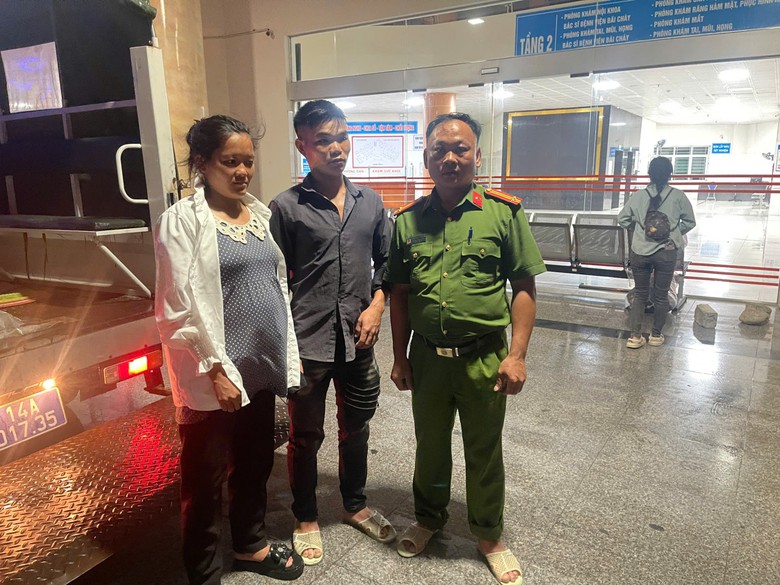 Quảng Ninh: C&ocirc;ng an x&atilde; kịp thời hỗ trợ sản phụ trong đ&ecirc;m mưa b&atilde;o- Ảnh 1.
