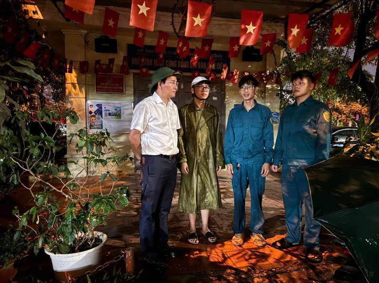H&agrave; Nội sơ t&aacute;n khẩn cấp người d&acirc;n khỏi khu vực nguy hiểm trước khi b&atilde;o số 3 đổ bộ- Ảnh 11.