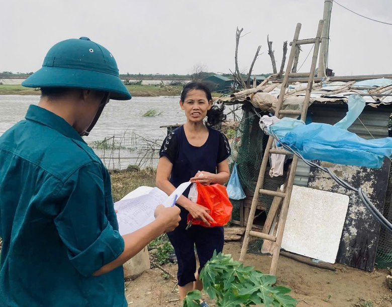 H&agrave; Nội sơ t&aacute;n khẩn cấp người d&acirc;n khỏi khu vực nguy hiểm trước khi b&atilde;o số 3 đổ bộ- Ảnh 21.