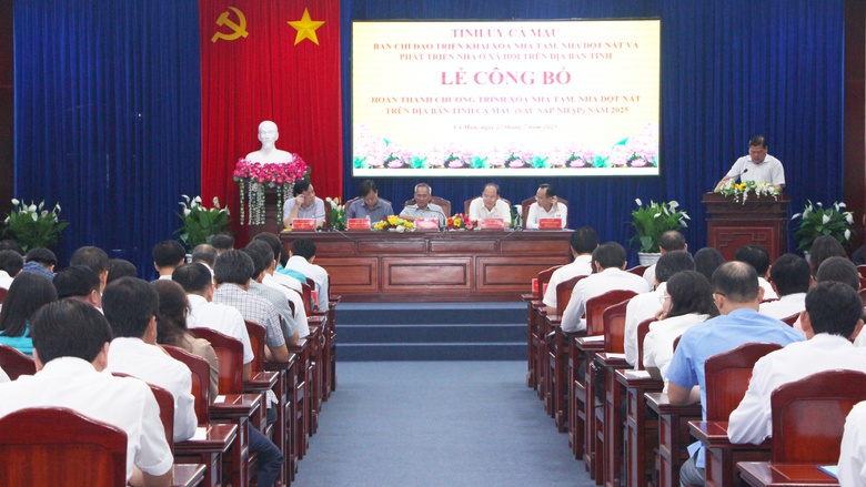 C&agrave; Mau ho&agrave;n th&agrave;nh x&oacute;a nh&agrave; tạm, nh&agrave; dột n&aacute;t- Ảnh 1.