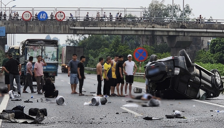 Li&ecirc;n tiếp tai nạn do nổ lốp &ocirc; t&ocirc;: Cảnh b&aacute;o nguy cơ mất an to&agrave;n tr&ecirc;n đường cao tốc- Ảnh 2.