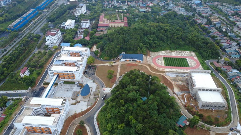 To&agrave;n cảnh Trường chuy&ecirc;n L&agrave;o Cai với vốn đầu tư 350 tỷ đồng trước ng&agrave;y kh&aacute;nh th&agrave;nh- Ảnh 2.