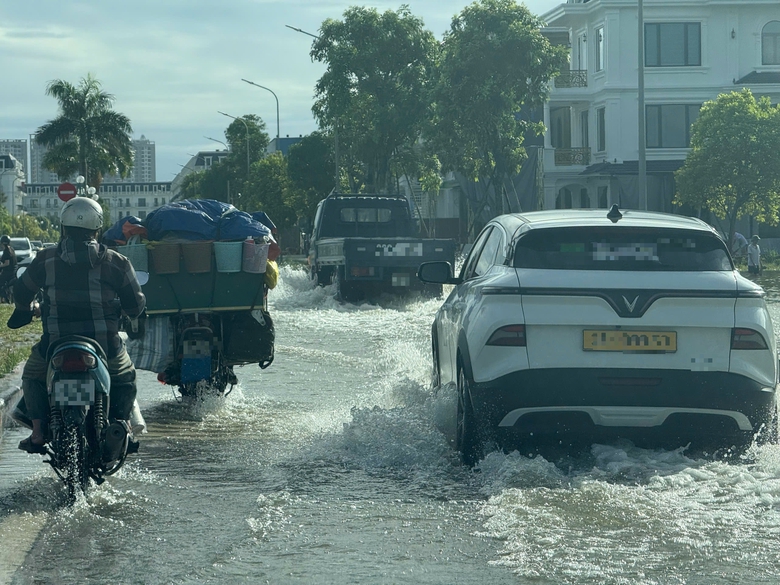 Th&ocirc;ng tuyến quốc lộ 15C qua Thanh H&oacute;a sau sạt lở- Ảnh 2.