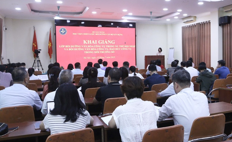 Ng&agrave;nh X&acirc;y dựng bồi dưỡng c&aacute;n bộ chuẩn mực, th&iacute;ch ứng m&ocirc;i trường số
- Ảnh 3.