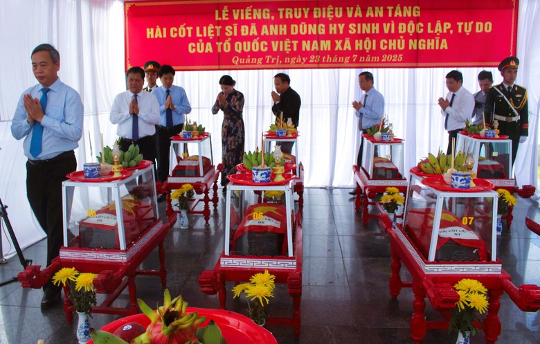 Quảng Trị tổ chức truy điệu, an t&aacute;ng 12 h&agrave;i cốt liệt sĩ- Ảnh 1.