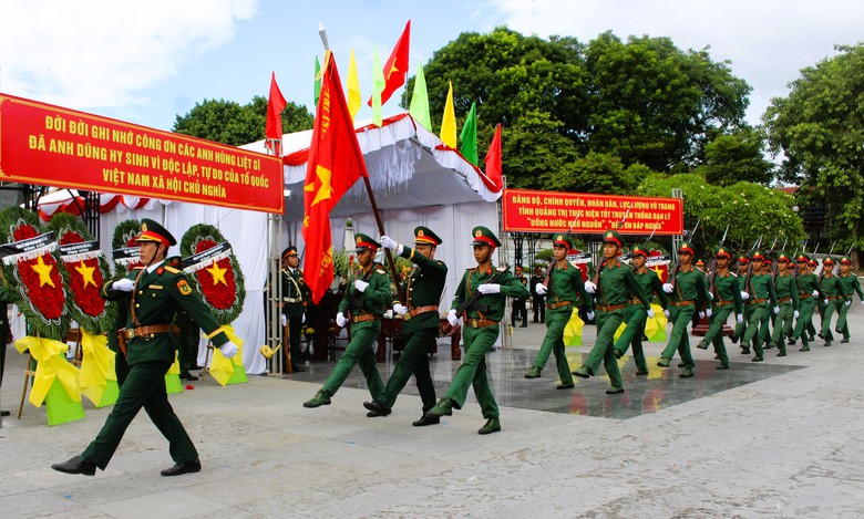 Quảng Trị tổ chức truy điệu, an t&aacute;ng 12 h&agrave;i cốt liệt sĩ- Ảnh 10.