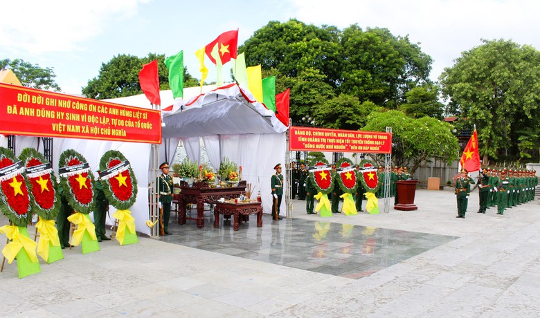Quảng Trị tổ chức truy điệu, an t&aacute;ng 12 h&agrave;i cốt liệt sĩ- Ảnh 3.