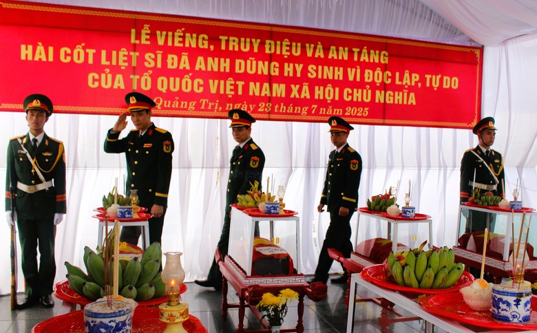 Quảng Trị tổ chức truy điệu, an t&aacute;ng 12 h&agrave;i cốt liệt sĩ- Ảnh 9.
