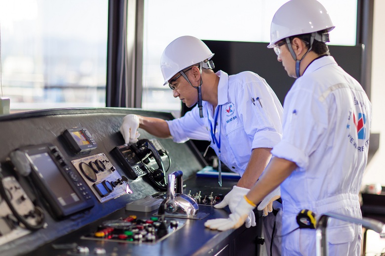 Bộ X&acirc;y dựng đ&atilde; ho&agrave;n th&agrave;nh 3 bộ CSDL chuy&ecirc;n ng&agrave;nh sẵn s&agrave;ng đồng bộ với TTDLQG, bao gồm: CSDL đăng kiểm phương tiện; CSDL t&agrave;u biển, thuyền vi&ecirc;n h&agrave;ng hải; CSDL năng lực h&agrave;nh nghề hoạt động x&acirc;y dựng.