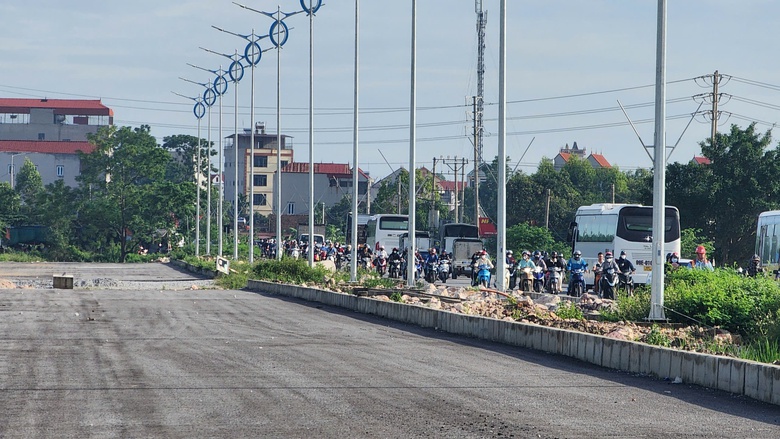 Thiếu mặt bằng, dự &aacute;n đường trăm tỷ qua khu c&ocirc;ng nghiệp ở Bắc Ninh vỡ tiến độ- Ảnh 7.