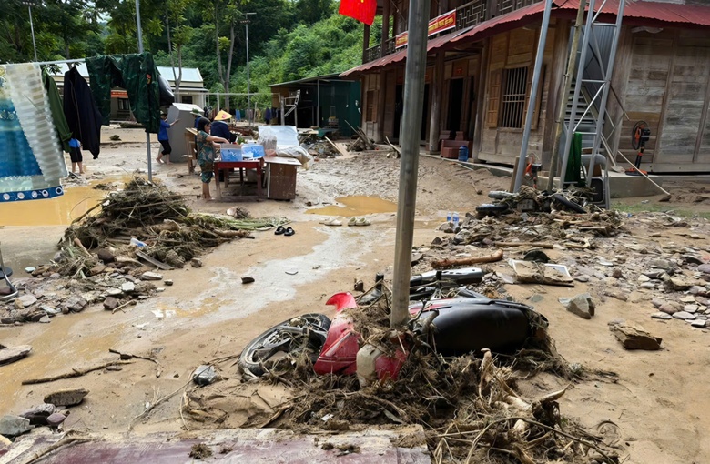 Nghệ An: Xã Nhôn Mai vẫn bị chia cắt do mưa lũ, thiệt hại gần 240 tỷ đồng- Ảnh 1. Nghệ An: Xã Nhôn Mai vẫn bị chia cắt do mưa lũ, thiệt hại gần 240 tỷ đồng- Ảnh 1.