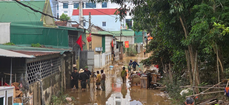 Nước lũ r&uacute;t, người d&acirc;n x&atilde; Con Cu&ocirc;ng nỗ lực khắc phục hậu quả, ổn định cuộc sống- Ảnh 6.