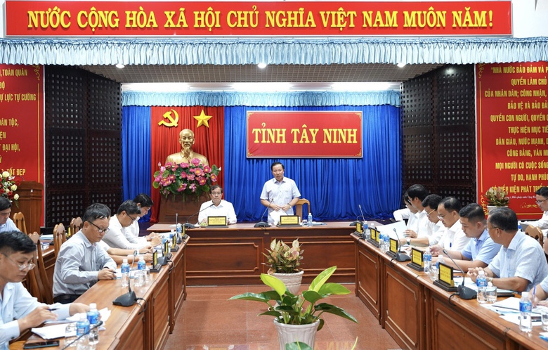 Chủ tịch UBND tỉnh T&acirc;y Ninh th&uacute;c tiến độ c&aacute;c c&ocirc;ng tr&igrave;nh trọng điểm- Ảnh 1.