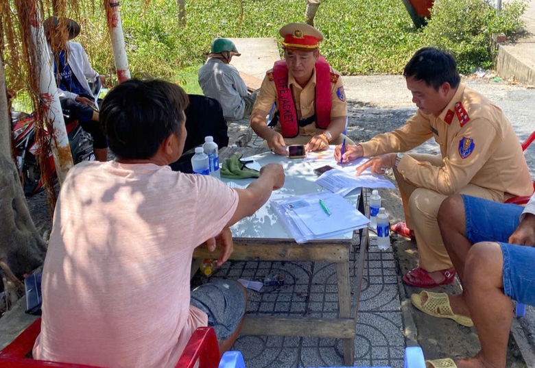 TP.HCM: Tổng kiểm so&aacute;t vận tải đường bộ v&agrave; đường thủy, kh&ocirc;ng c&oacute; v&ugrave;ng cấm, kh&ocirc;ng ngoại lệ- Ảnh 3.