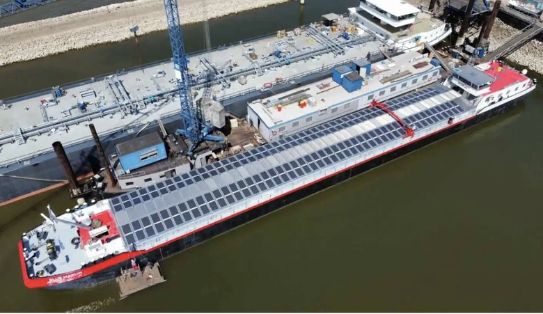 Đức hạ thủy t&agrave;u chở h&agrave;ng hybrid năng lượng mặt trời đầu ti&ecirc;n tr&ecirc;n thế giới- Ảnh 1.